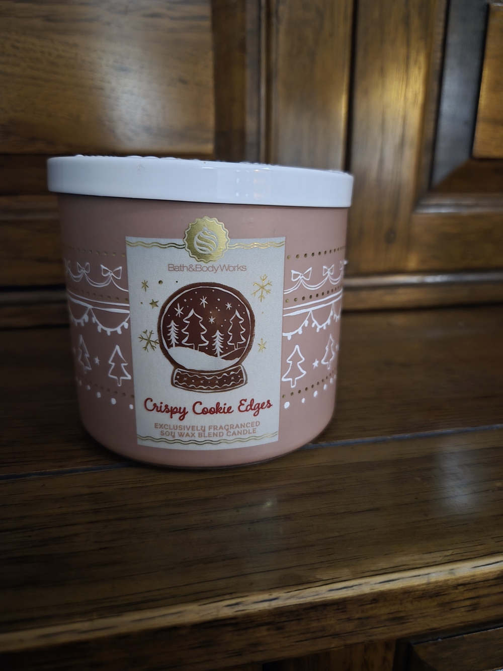 Bath & Body Works Crispy Cookie Edges Candle - Pink